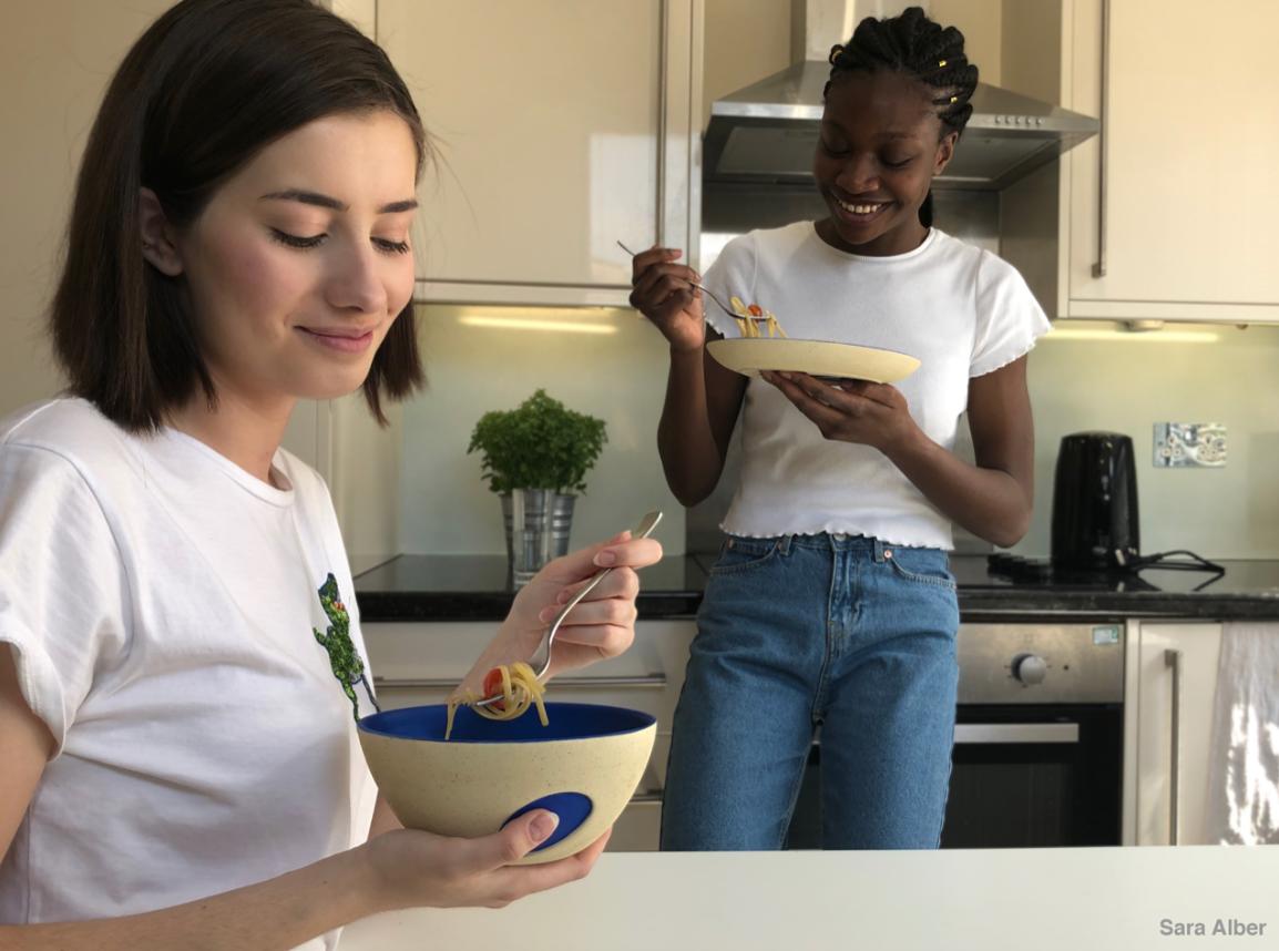 csm_news's tweet photo. Introducing Touchpoint, a collection that improves the eating habits of people with ADHD by increasing comfort to eat in company. By Sarah Alber current BA Product Design student – shortlisted for @RSADesignAwards #RSADesign #thinkdifferently #designforgood @shape_the_world https://t.co/5BSv48qfr7