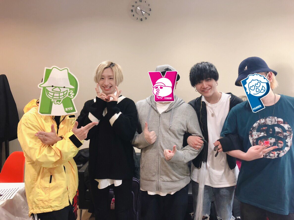 同じ事務所の仲良し5人組✨✨✨✨✨

キャラメルペッパーズ＆ANFiNY
@SHOYA_ANFiNY @KAZUKI_ANFiNY 

今日Zepp来てくれた人ありがとうね！
最高の笑顔をありがとう！
バッチリ見えたよ👀
eplus.jp/sf/detail/2864…
次は5月4日横浜だ☺️

#キャラメルペッパーズ
#ANFiNY
#きゃらふぁみ
#ふぁんふぃにー