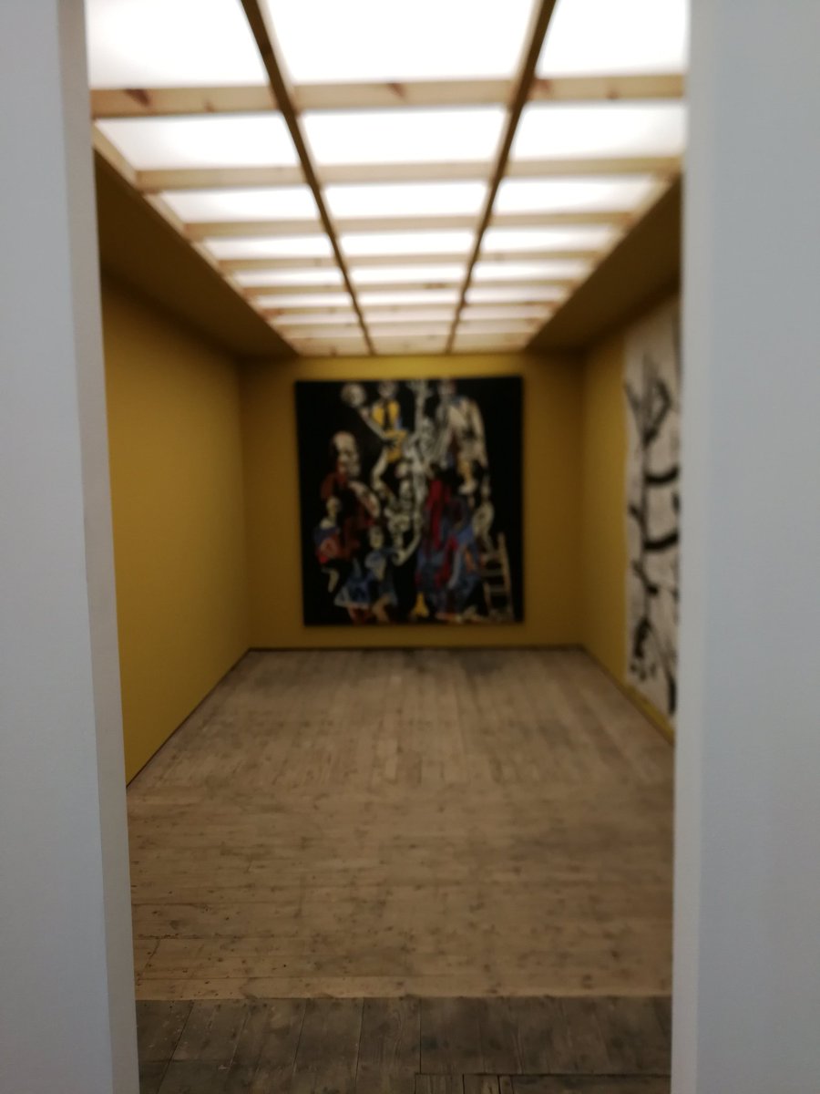 pauldrurybradey's tweet photo. if you're in #Scarborough, the new Phil King (founder of @TurpsBananaMag) show at #ThreeWorks gallery is brill.
Dramatic and deceptive pictures. They are bold & brave paintings in a cool & contemporary space (2/6) https://t.co/c6g817ycE9