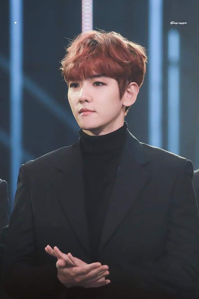 VamLynn1's tweet photo. Is he only one?? Or not🤭
#BBMAsTopSocial EXO
#EXO 
@weareoneEXO
@B_hundred_Hyun https://t.co/h4PNvxsJUD