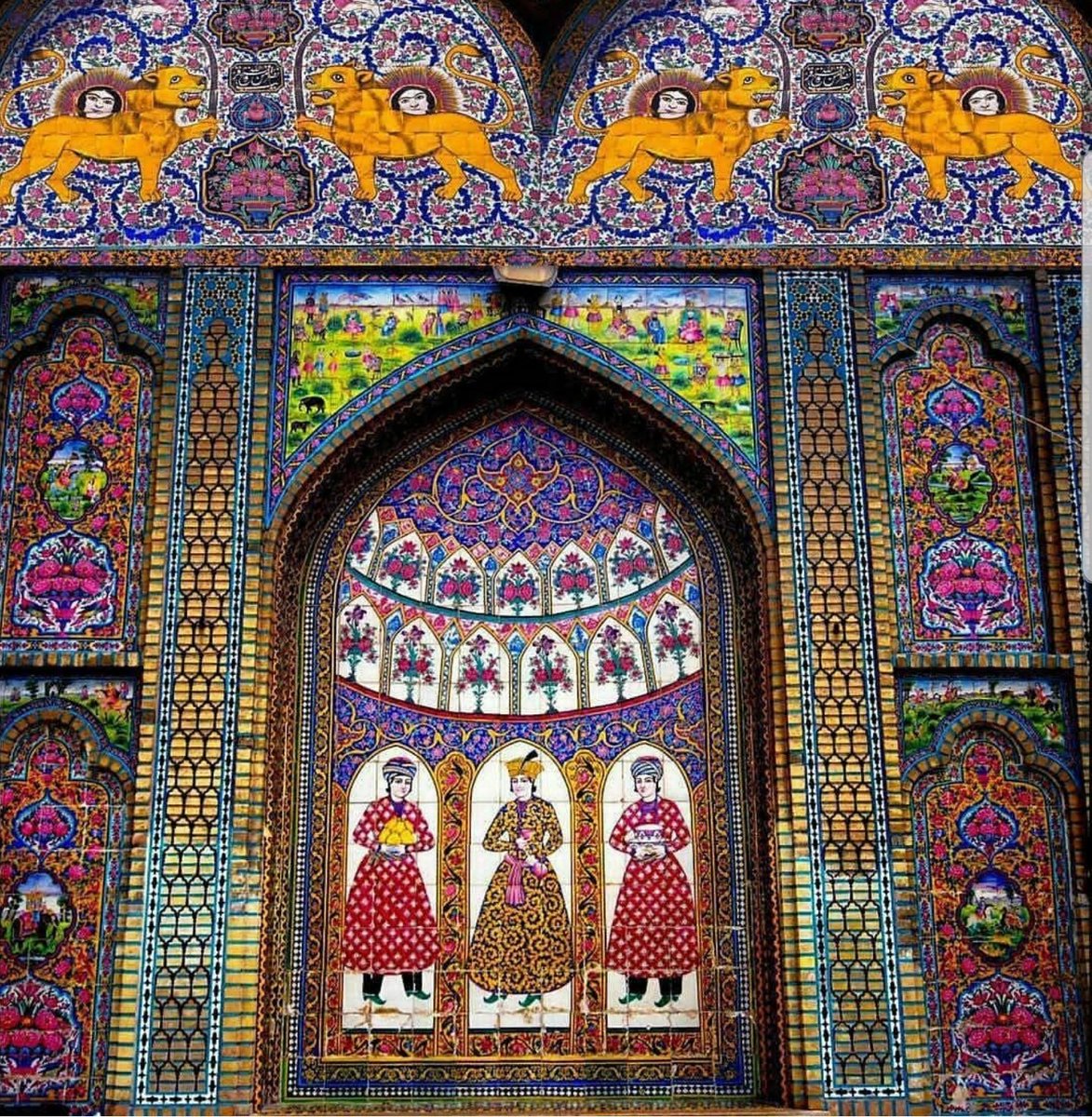 CParseh's tweet photo. ๐ผQavam House, Shiraz, Pars, Iran
(Also known as Narenjestan Garden) .
.
.
.
.
.
.
#persia #Irรฃ #ILoveIran #Iran #IranIsAmazing #AmazingIran #WonderfulIran #MustSeeIran #MyIran #IranTrip #Persian #Iranian #ThisIsIran #ThisIsPersia #Travel #SoloTravel
#Pars #Fars #Shiraz https://t.co/Df2WjGn90m