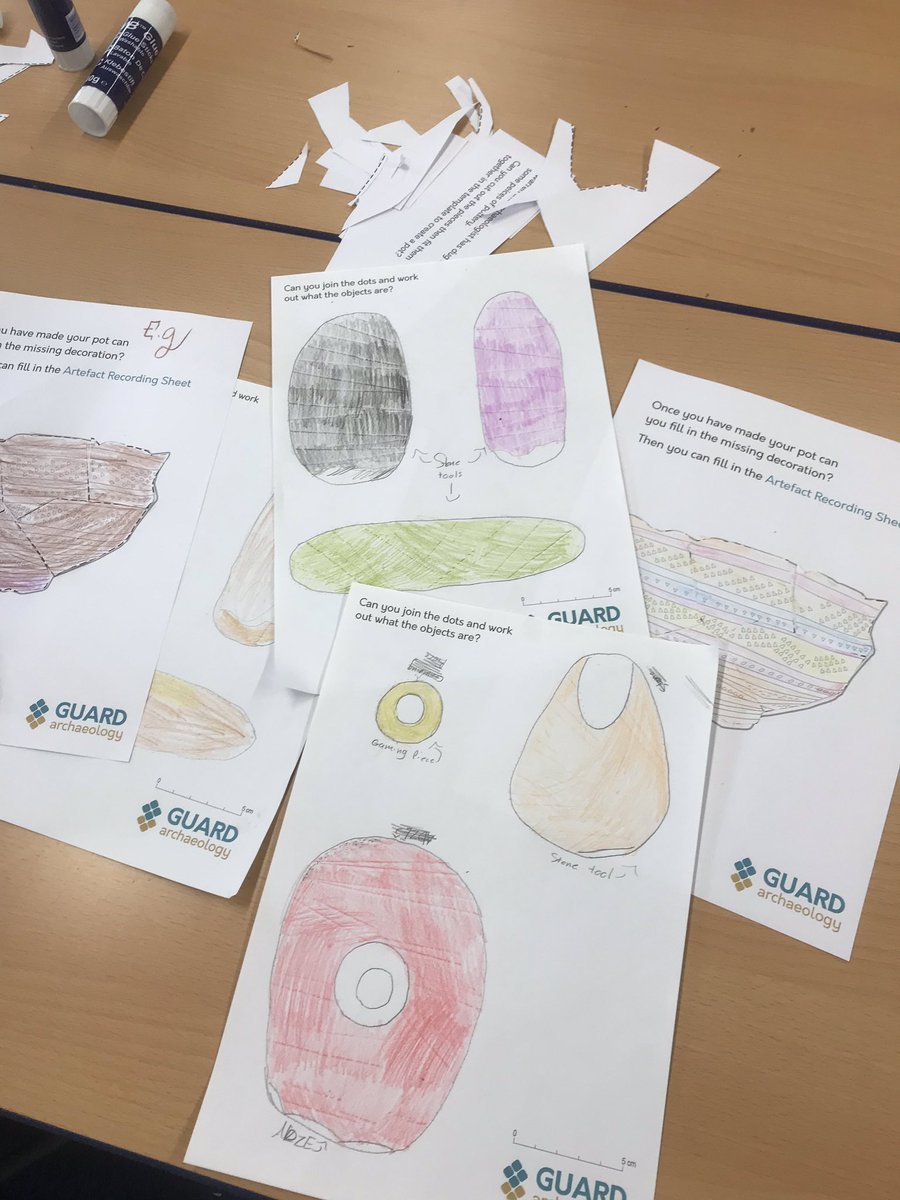 .@GUARD_Archaeol Some great drawing and colouring of artefacts at Glenluce Primary today!  #Dunragit #schoolengagement