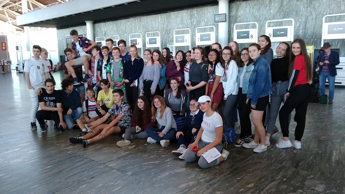 LkeLuz's tweet photo. @RGSW_MFL We are... Todo lo bueno termina!en el aeropuerto esperando al avión!  Have a safe journey back tomorrow. https://t.co/c7uAxuMsEi