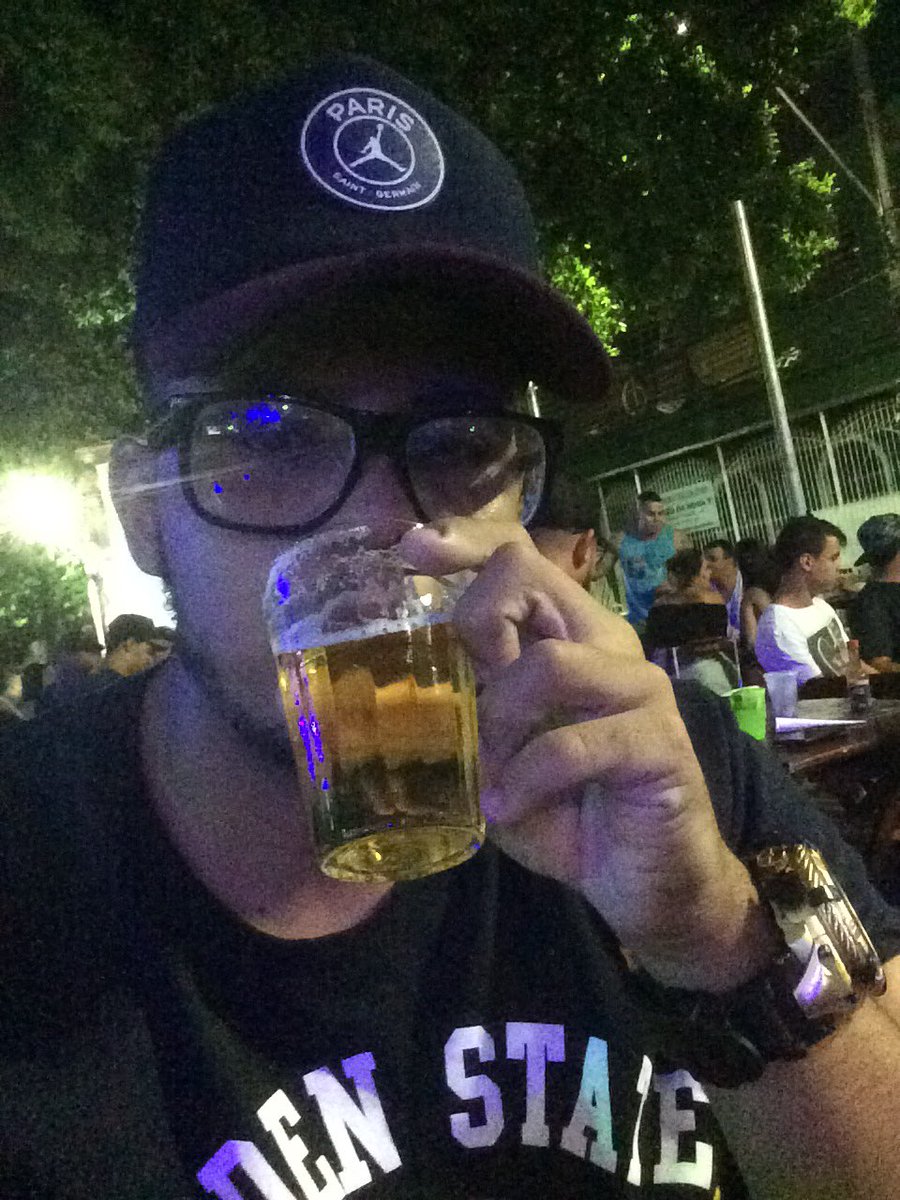 Byel_carioca's tweet photo. Beber ontem, beber hoje e beber amanha 🙌🏼🍻🍻 https://t.co/tlrpcHz88b