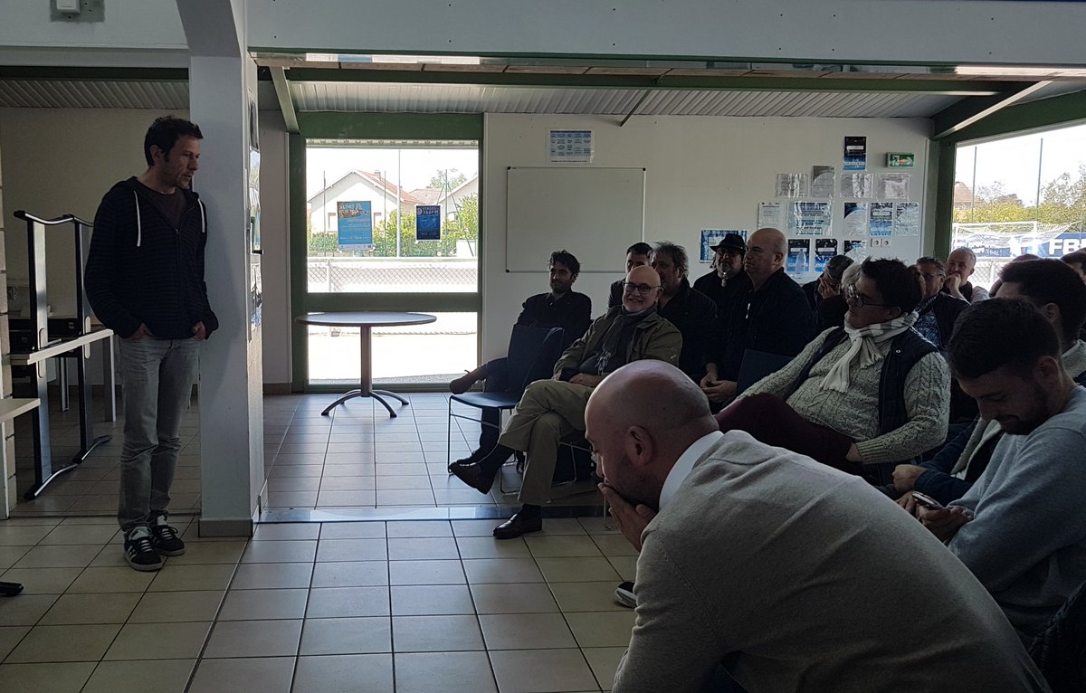 A l'occasion de l'AG de l'UJSF, Julien Gardon a parlé du livre qu'il coécrit avec Laurie Joanou, Un an avec les Vertes. Le livre sortira en juin