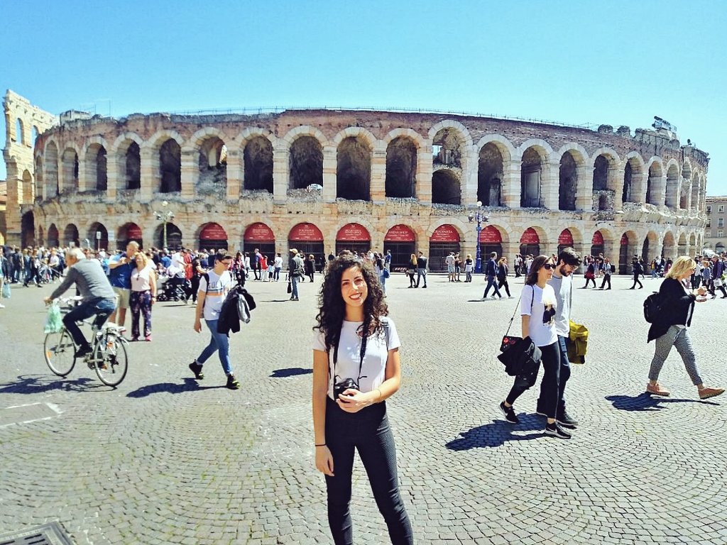 °La faccia di una che non sapeva ancora che avrebbe camminato 19 km a piedi 😆 📷 ° #Travel #Verona