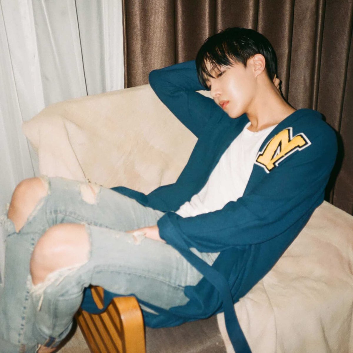 ahn_sowon's tweet photo. If you don't work hard, there would be no good result.
– J-hope

#BBMAsTopSocial BTS @BTS_twt https://t.co/RLY7JUbuRM