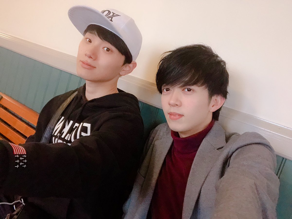 tarroww_kr's tweet photo. 今日は昼からYuくんとロケ！
これからホームパーティするよっ！

#singer
#シンガー
#tarroww
#Yu
#Rise
#3menlive
#ホームパーティ
#homeparty
#ロケ
#かんこくすきなひとと繋がりたい 
#歌すきな人と繋がりたい https://t.co/FJefISIIRQ