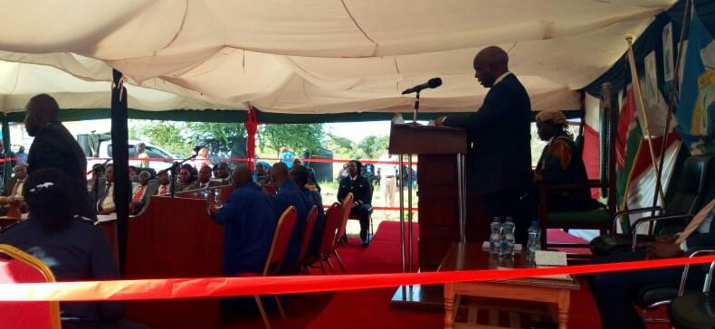 Makueni Governor prof Kivutha Kibwana has urged to avoid fake politics and embrace development in all areas in a bid to ensure that all residents are economically empowered.