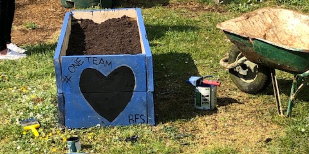 Our very own #BFS flowerbed! Fantastic afternoon yesterday, volunteering with <a href="/BanburyCAG/">Banbury CAG</a> in the lovely Bridge Street community garden. #oneteam #GivingSomethingBack