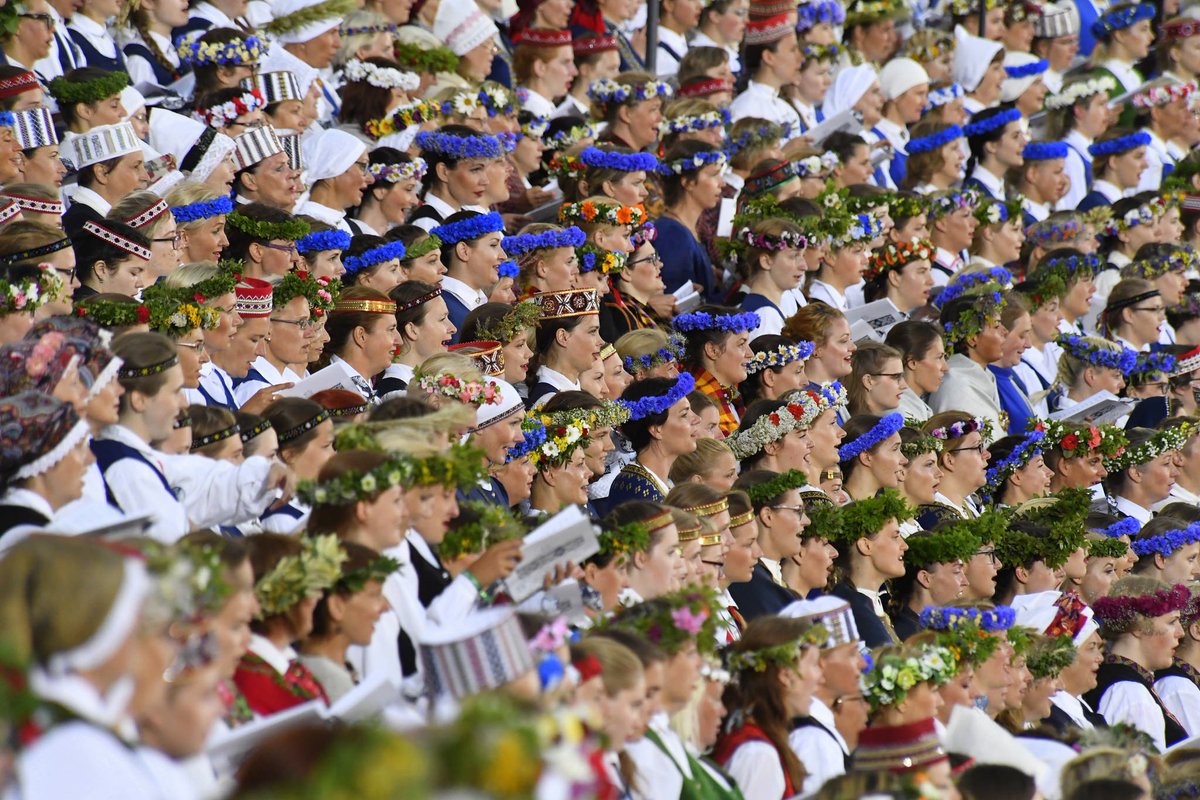 2019. gada 30. aprīlī Ministru kabineta sēdē valdība apstiprināja Dziesmu un deju svētku padomes sastāvu, kurā darbosies valsts, pašvaldību, kultūras organizāciju, nevalstisko organizāciju pārstāvji un kultūras nozaru eksperti. Vairāk - bit.ly/2ZKbonP