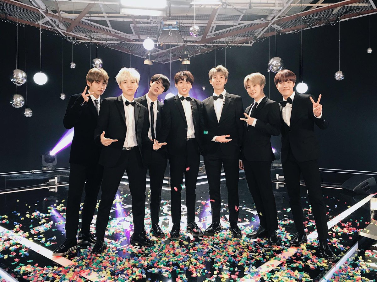 Bts 2015. Bts лет. Группа бтс участники. Bts лет. Bts festa 2020 семейный портрет.