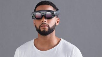 FinNewsNow's tweet photo. Which #publiccompanies are heavily invested #VR // #AR // #XR #market as far as #stocks go?
#Facebook: $FB
#Amazon: $AMZN
#SONY: $SNE
#Microsoft: $MSFT
#Samsung: $SSUN.F
#HTCCorp: $2498.TW
#Apple: $AAPL
#Google: $GOOG
READ NOW: #investor: https://t.co/nnCURN3WAL #stockmarket https://t.co/tVSRNvQDIM