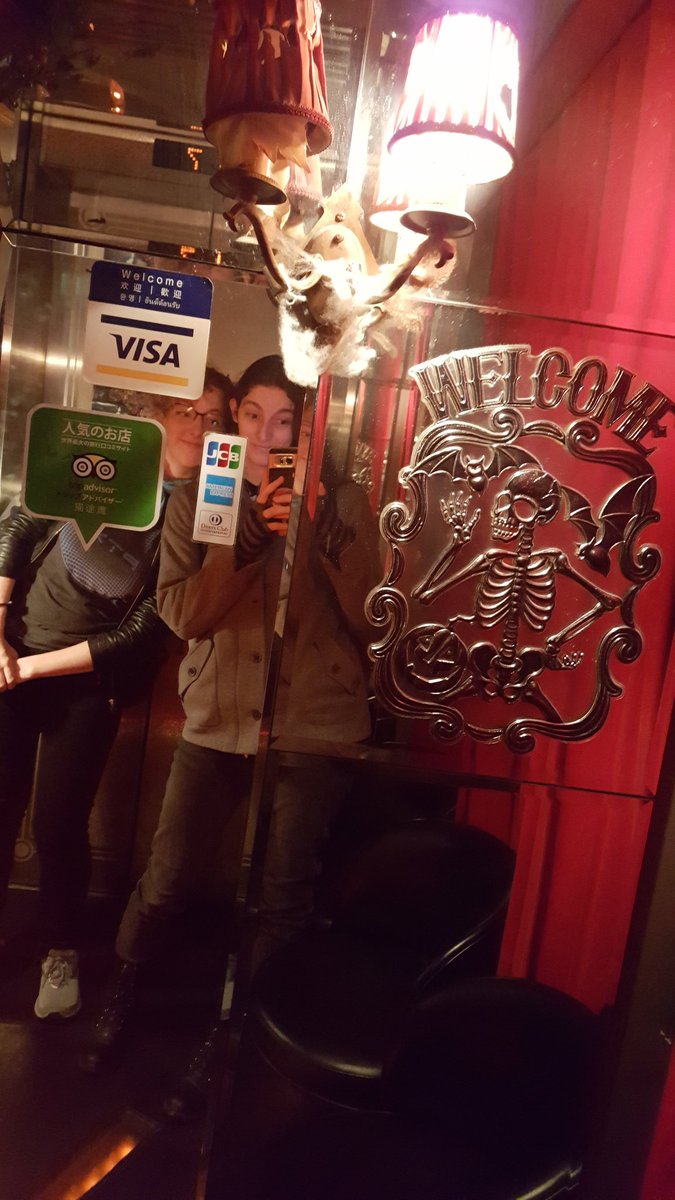   #GoldenAfternoonWeek We went to a vampire café--I don& #39;t understand at all, but Lauren and  @lightlybow had a delightful time