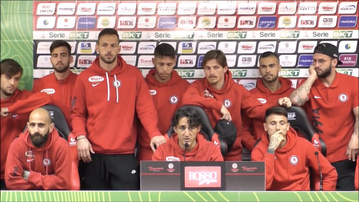 marione80's tweet photo. #Agnelli: “Crediamo nella salvezza, vogliamo fare l’impresa. Ci prendiamo gli insulti dei tifosi, è giusto, loro sono meravigliosi ovunque e non meritano di retrocedere. Con la Salernitana vogliamo lo stadio pieno, aiutateci a vincere. Stateci vicino”. #FOGSAL https://t.co/9NQTEUmEPG