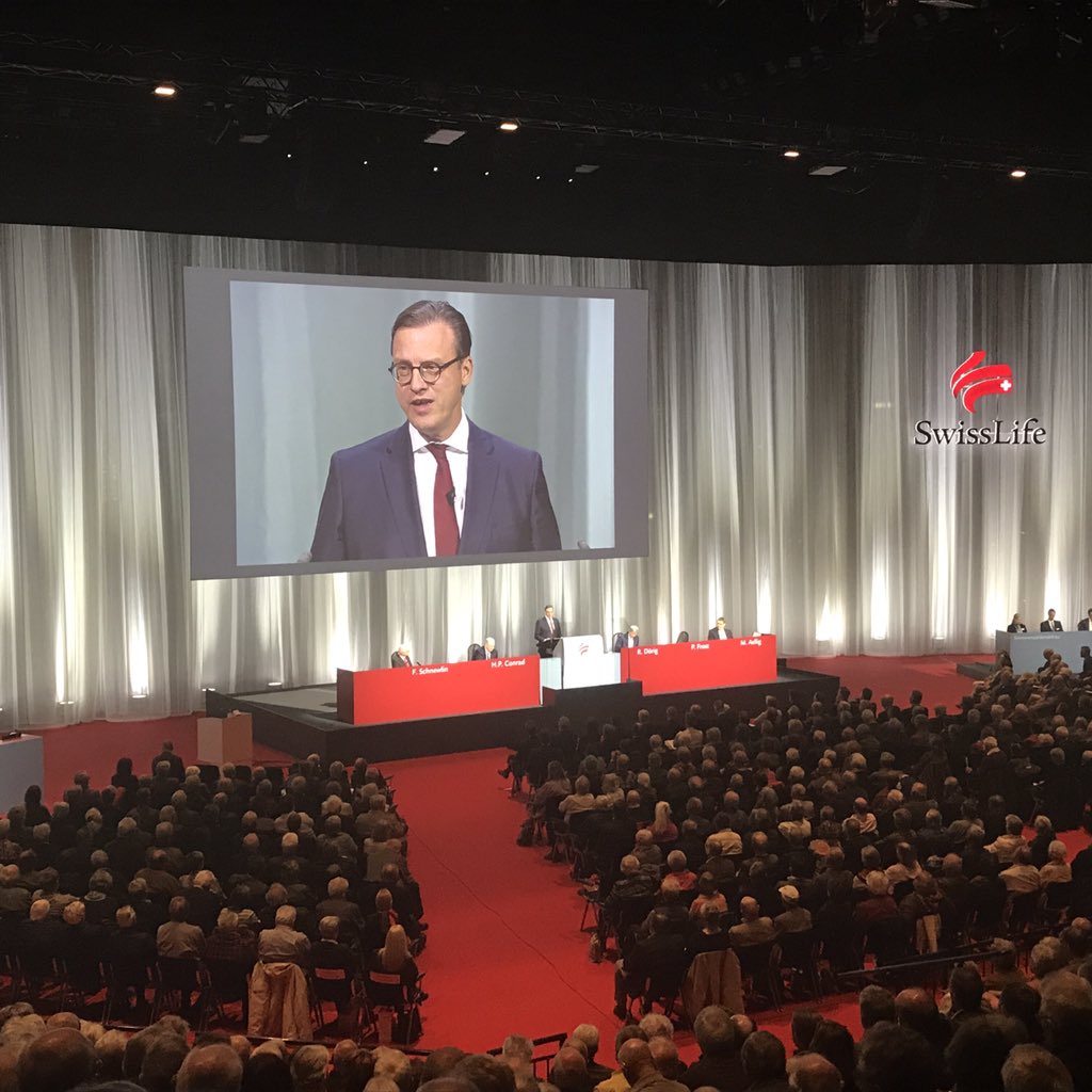 swisslife_group's tweet photo. Group-CEO Patrick Frost berichtet an der #GV über ein ereignis- und erfolgreiches Jahr 2018 für #SwissLife. «Insgesamt sind wir in einer ausgezeichneten Ausgangslage für die kommenden drei Jahre. Wir wollen unseren Weg kontinuierlich weitergehen.» https://t.co/2xKujAa6Jr