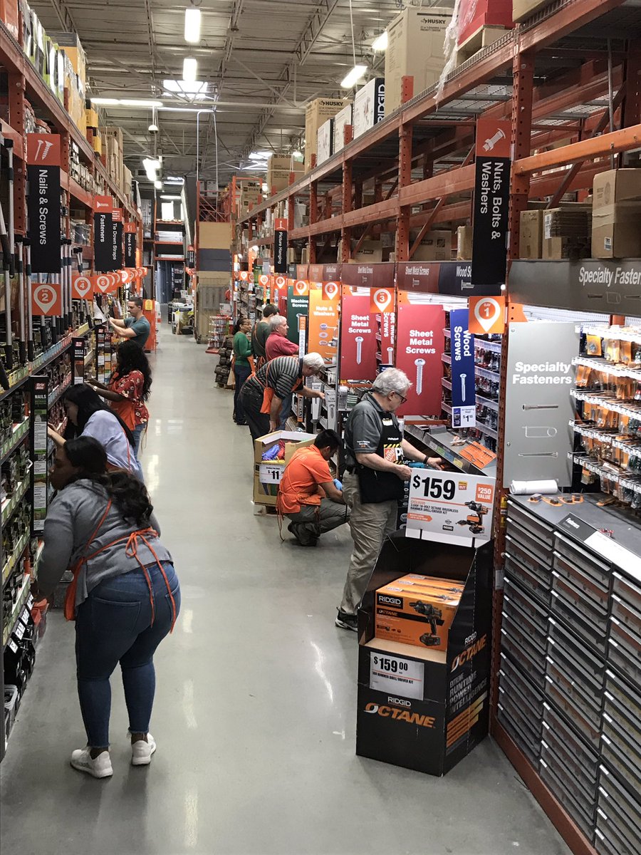 Servicing Crown Bolt and Fasteners during our morning store meeting! #D1MakingaDifference <a href="/ChrisBergHD/">@ChrisBergHD</a> <a href="/KMTovey/">Keith Tovey</a> <a href="/FarrBrannon/">DaveDj2007.eth</a> <a href="/CharlieHHong/">Ji Charlie Hong</a>