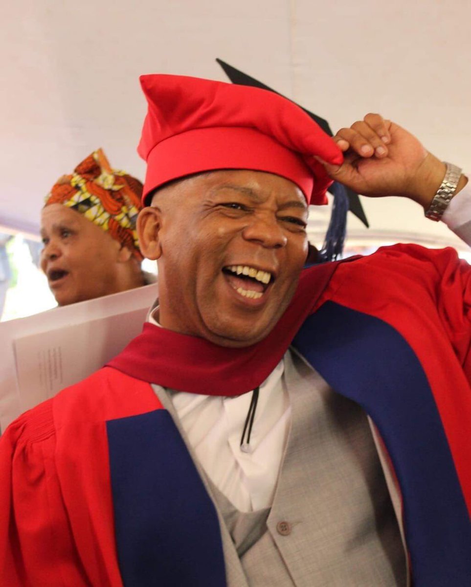 osipuka's tweet photo. Lenna kea ebatla - Seanamarela
Ke batla goe apara  

We are inspired my leader and brother #ANCPhDs Dr @Kgosientso_R https://t.co/0N4R39kWQg