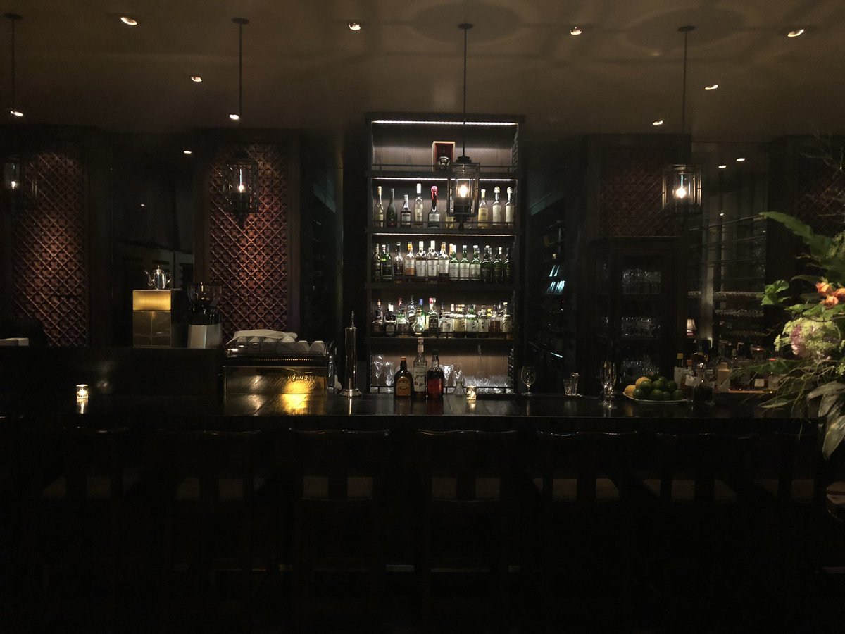 KojiIkushima's tweet photo. 平成最後の夜は、やっぱり蘇州園のBAR🍸
#平成最後 #平成最後の夜 #平成最後の一杯
#蘇州園 #soshuen #thegardenplacesoshuen
#ベストな東灘 #神戸bar #kobebar
#bar #bestbar #gardenbar #orientalbar #amazingbar #酒吧 #바 #Thanh
#champagne #pierrepeters
#insta_higashinada #灘の酒広報大使 https://t.co/xpv1f77YSo