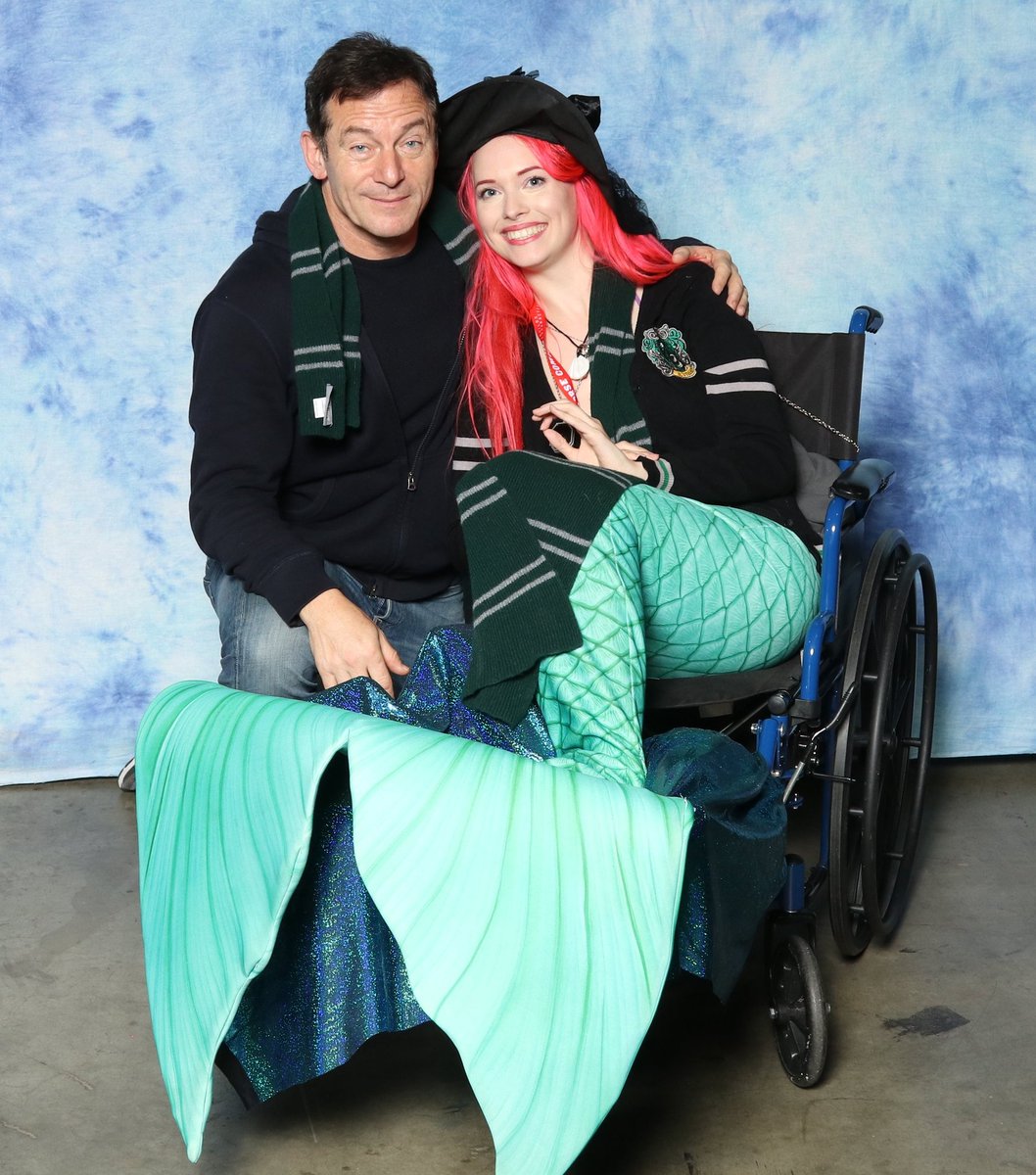 Met Jason Isaacs,  when he saw me he got excited and said wow! He's so nice! @jasonsfolly
#awesomecon #mermaid #mermaidlife #awesomecon2019  #cosplay #cosplaying #cosplayfun #cosplayworld  #cosplayoftheday #cosplaycommunity 
#harrypotter #jasonissacs #malfoy #slytherin #disabled