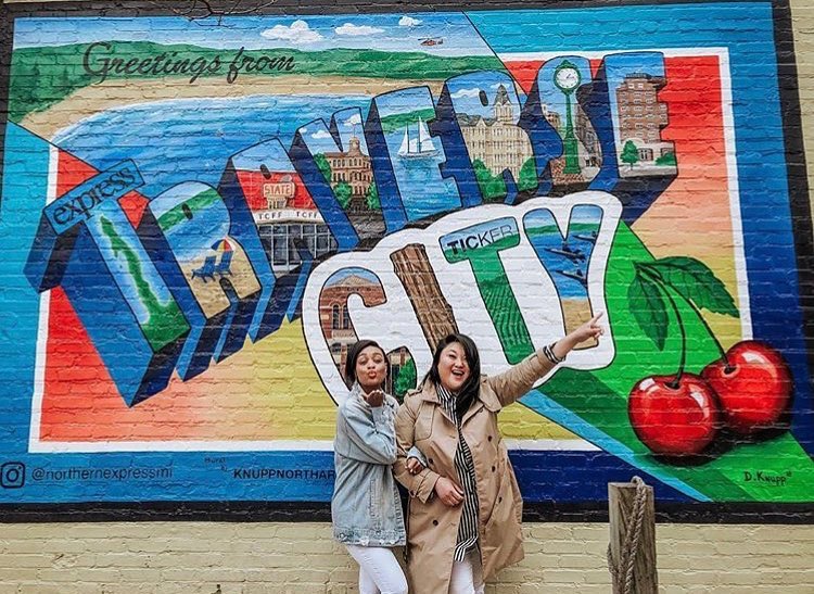 TraverseCity's tweet photo. Hey look! TC is still in the running for the USA TODAY 10Best Readers' Choice travel awards. Categories include Best Small Town Cultural Scene and Best Small Town Food Scene. VOTE ➡️ https://t.co/iEZ2GiHyhi. 📷 | @currentlykblog https://t.co/rG9ly3QRvY