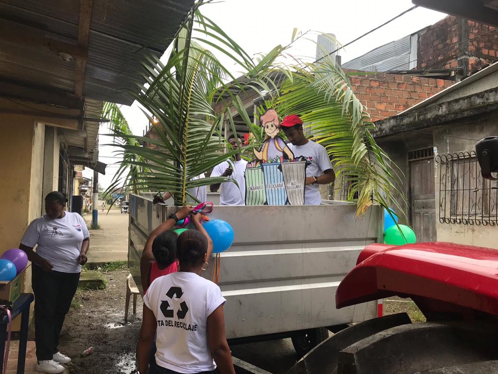 TSPazcifico's tweet photo. #Inicia #AEstaHora gran #RutaSelectiva de #Reciclaje en #Guapi porque la disminución de residuos inicia en casa con la separación de residuos inteligentemente #Emguapi @alcaldiaguapi https://t.co/DWue0p9jII