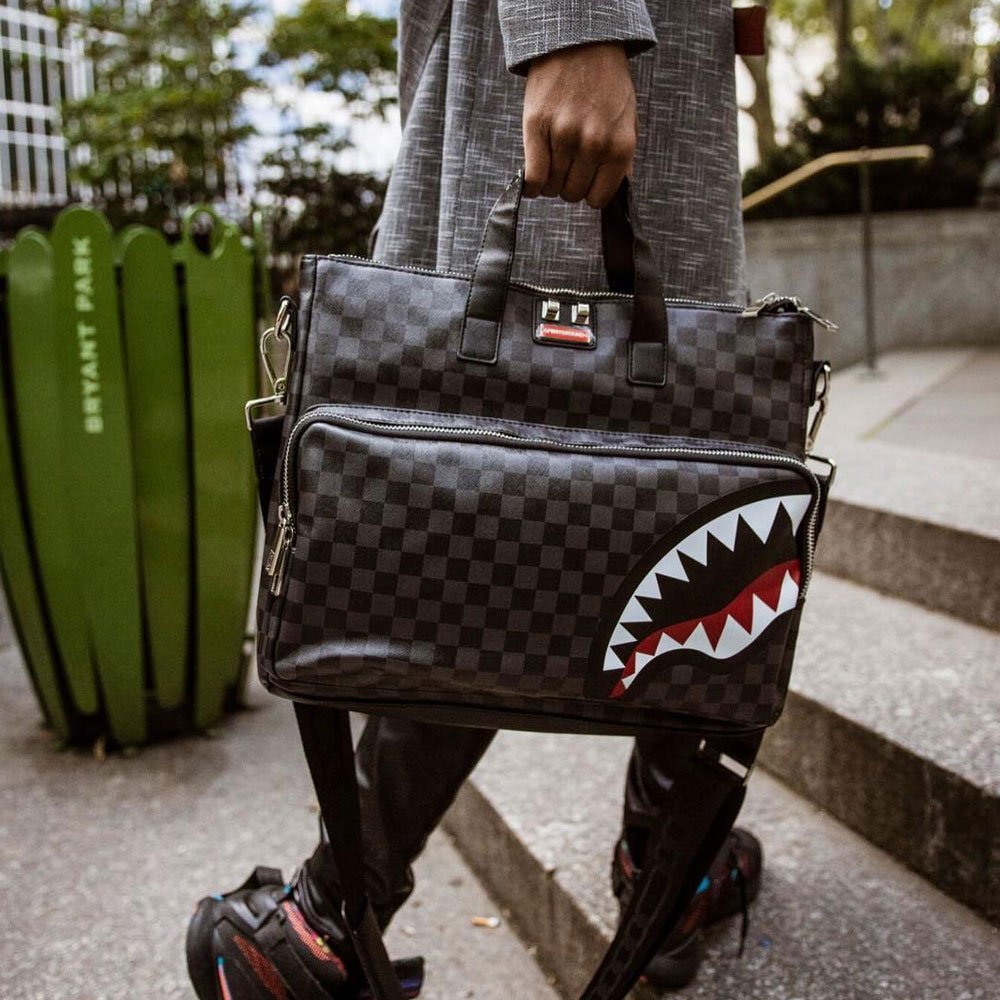 Everythinghiphop.com auf X: „Find the perfect bag from our collection of @ Sprayground products. We have many styles like the Sharks in Paris travel  case.  . #Travelbag #spraygrounduk #backpack  #minimalmovement #streetwear