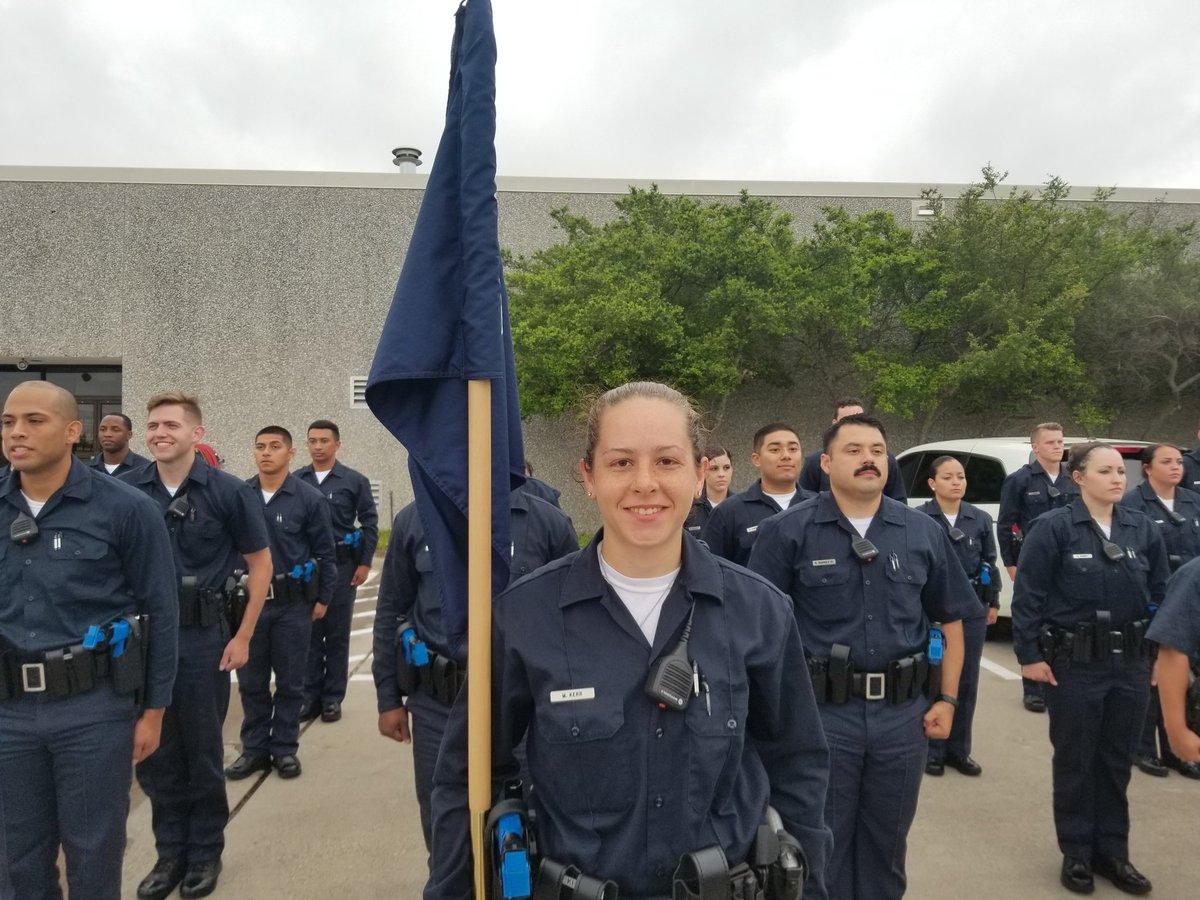 DPDAcademy's tweet photo. Congrats #DPDClass364 on earning the PT Streamer. #IsItInYou #DefendDallas #jointheforce https://t.co/IBY9VnnM3e