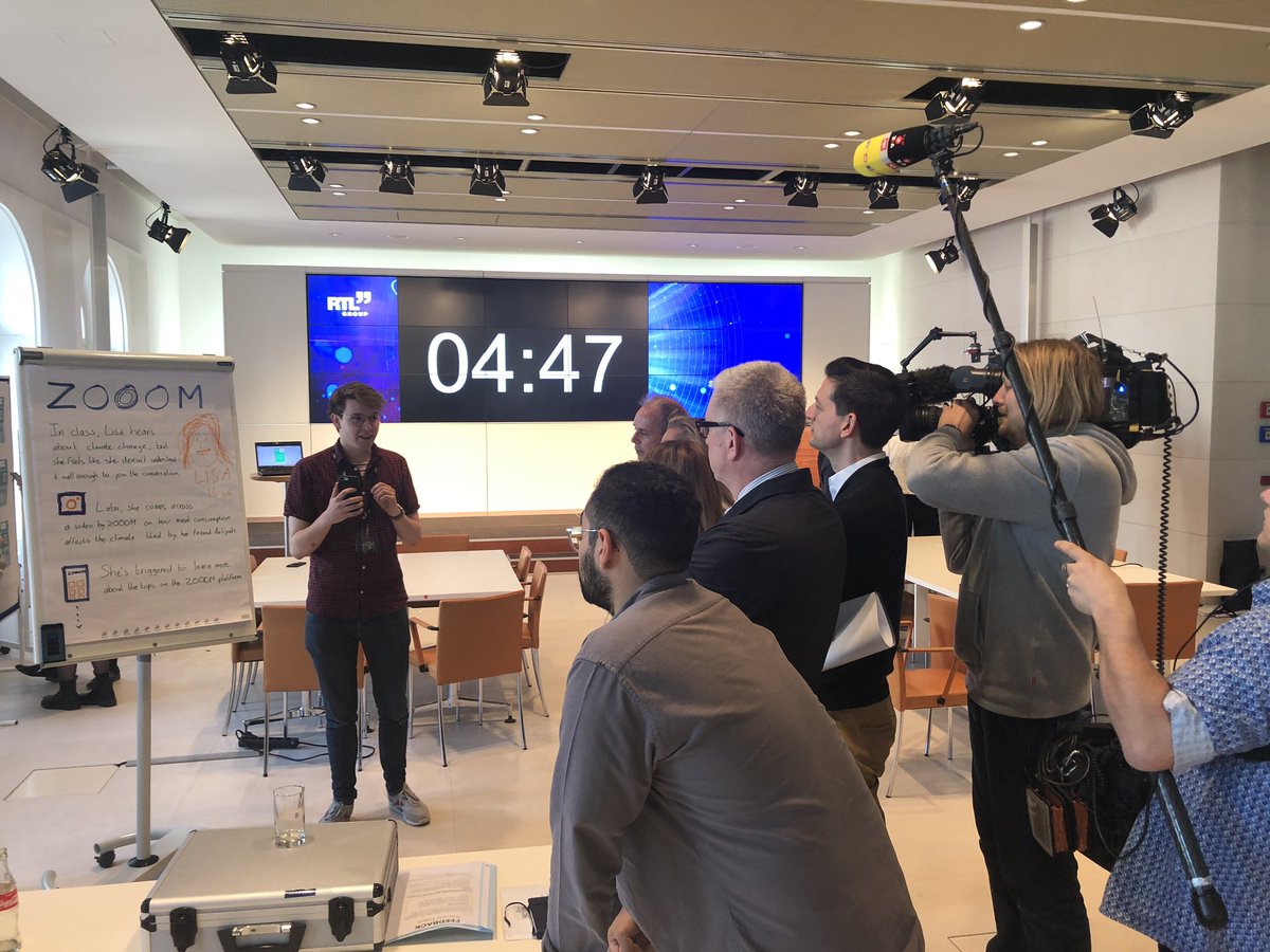 Scheasars's tweet photo. It’s time to pitch and everyone hates the timer. 😱 #RTLfactory https://t.co/f4hr68PoAk