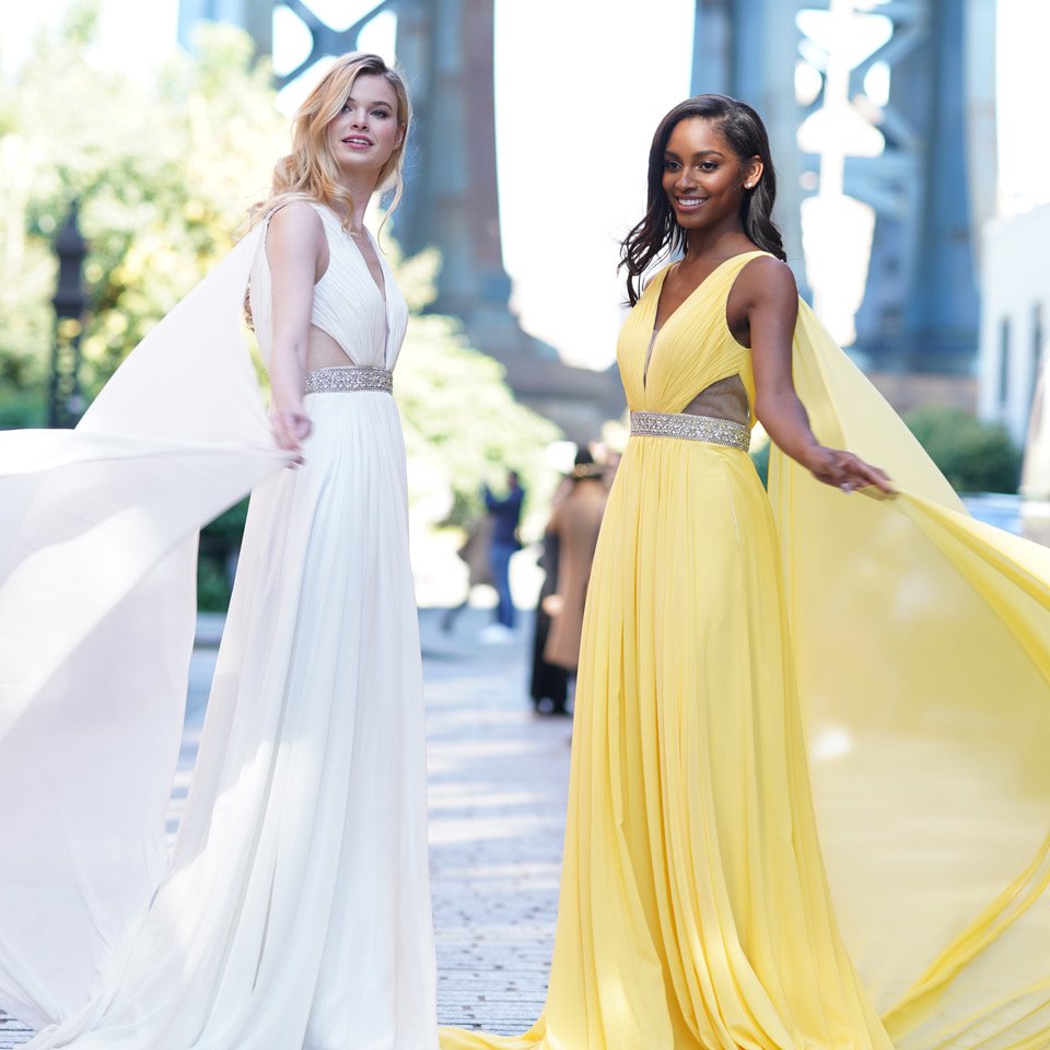Twinning!! 
💕💕2083
#colorsdress #goddessdress #twinning #ciffiongown #prom #promdress #promdresses #capedress #instafashion #beautifuldress #twinningtuesday #lookinggood #promseason #prom2019 #prom2k19