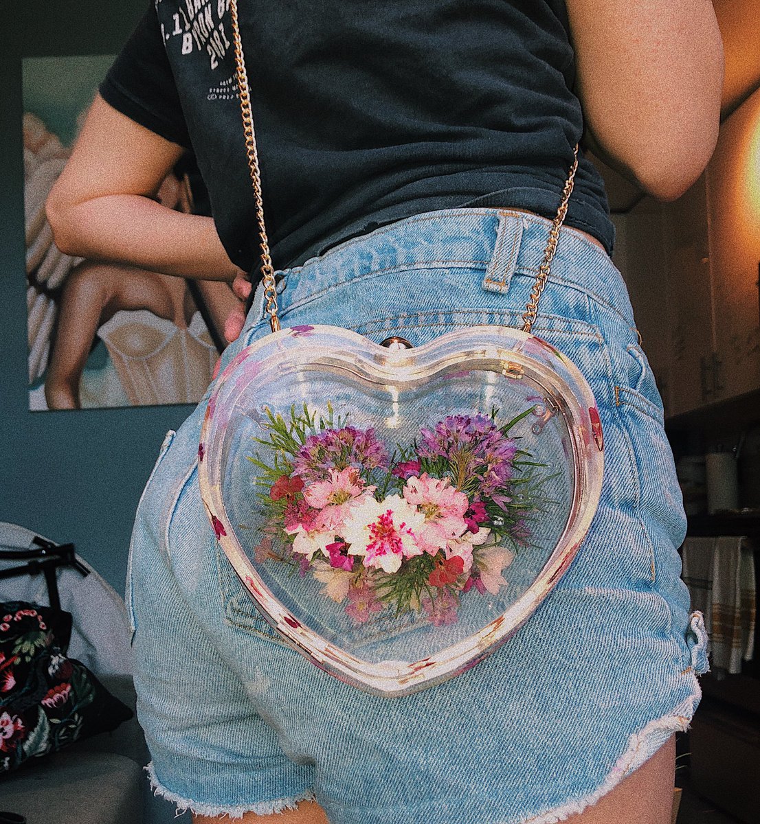 I promise I’ll take better photos soon but I didn’t wanna wait!! New purse coming Saturday 💗💗