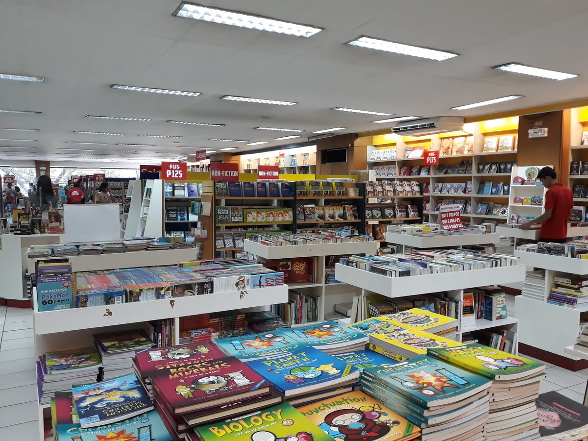 We can never have 'enough' books ❤

It's a major haul at @nbsalert's  #BookBingeBazaar Cebu 2019 ❤