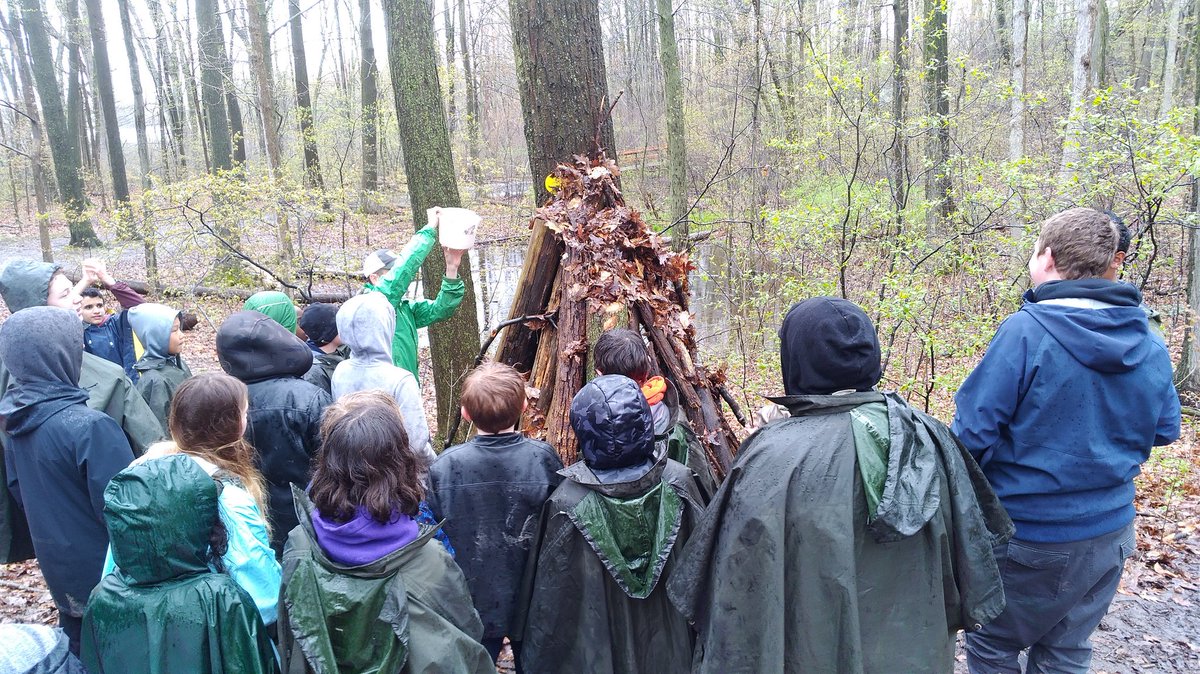 HELP Env Leaders @LaurierSS  enjoy another amazing misty day in the wetlands #WestminsterPondsESA with Ms. Cope's gr5/6 @ArthurFordPS  mulching trees and building shelters. Look out for SW driving winds & Dan's water test! Who passed the beanie boos test? @TVDSBGlobal