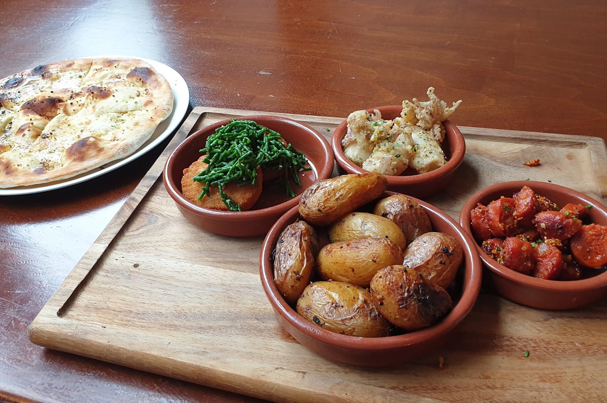 71tony_m's tweet photo. Lovely meal @PeppermintBar Swansea 
Some good deals when you download their App too #Tapas #peppermintbar #Swansea https://t.co/RyZSQlx6yb