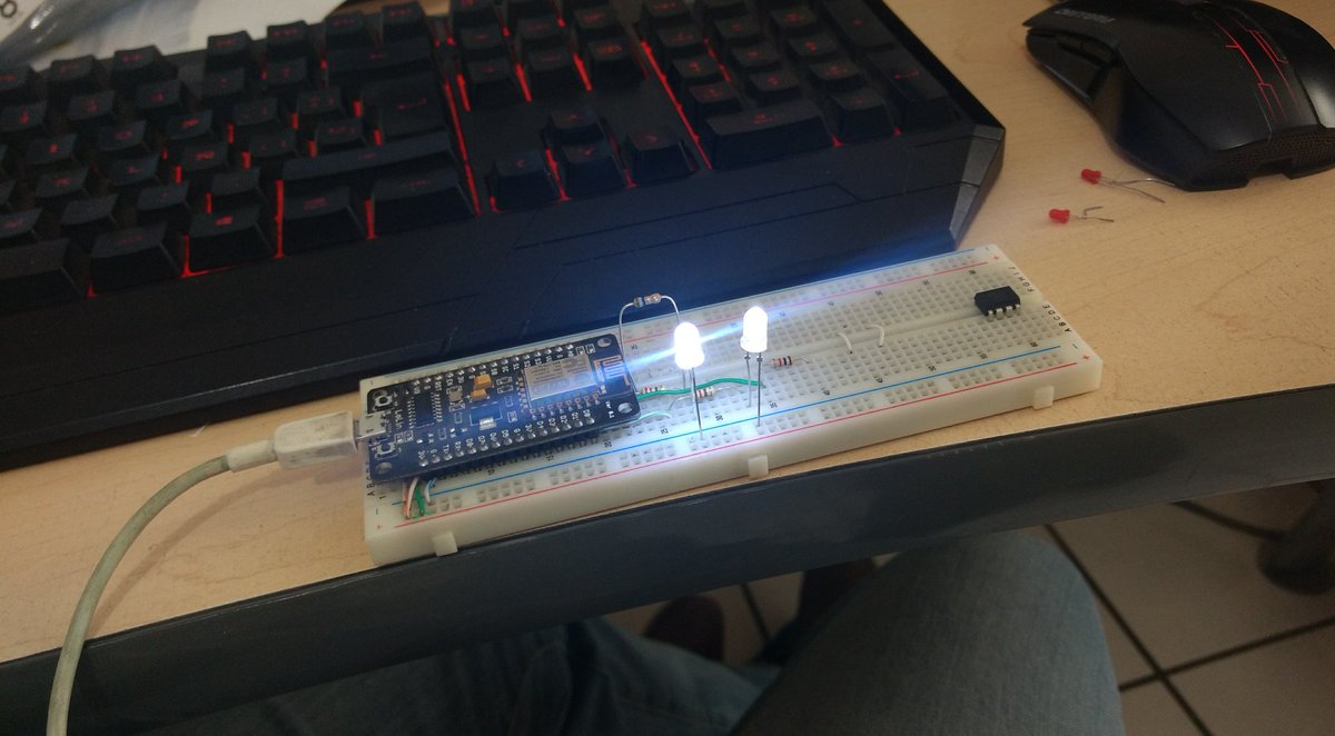 IObrizio's tweet image. Probando #LED "cool white"🔦

8,500mcd 30°
15,000mcd 20°
35,000mcd 15°

#IcanSolder #contest #LED #LAMP by @PCBWayOfficial
#flashlight #diy #Maker