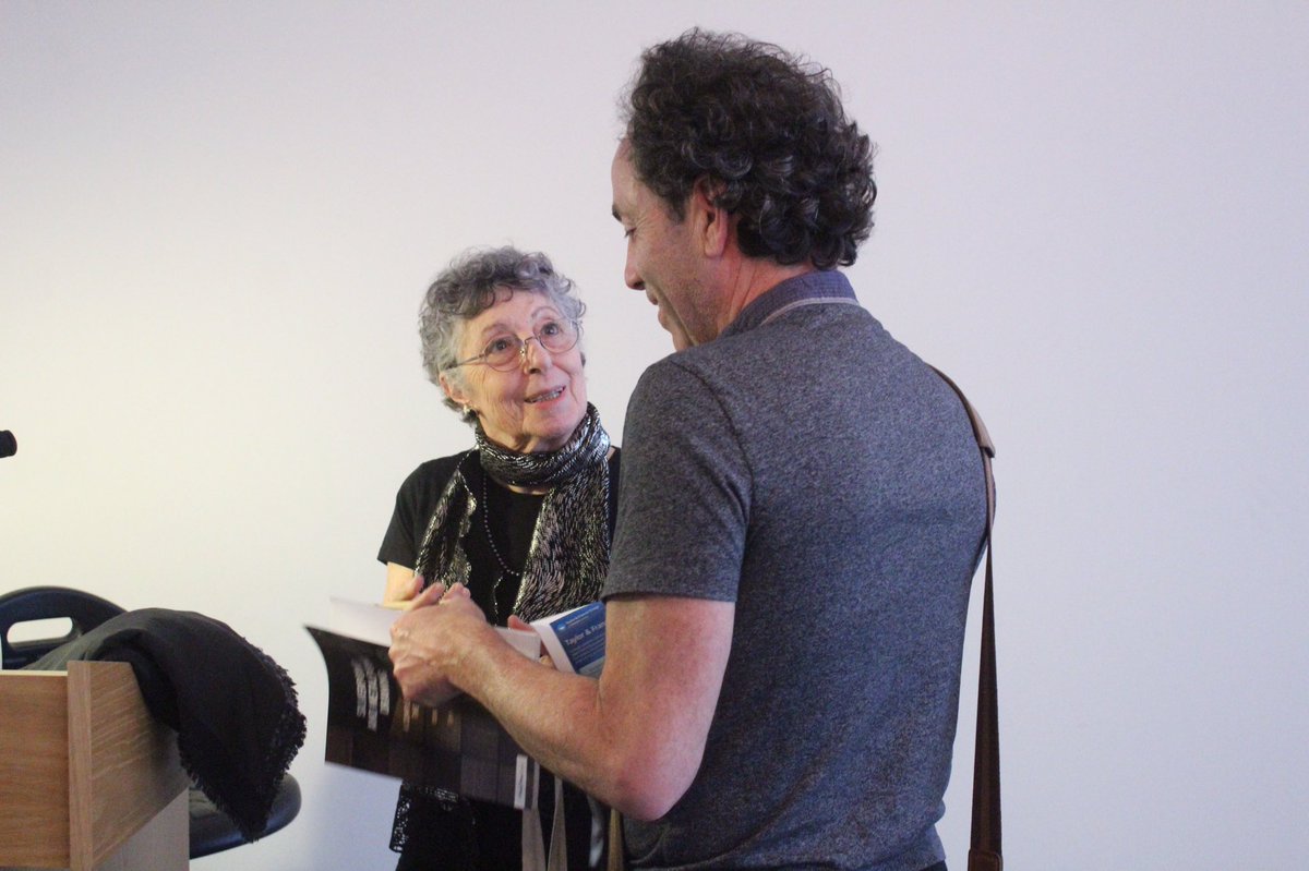 CourtauldRes's tweet image. Thank you to all those who attended @susan_schwalb’s lecture this evening and to @routledgebooks for organising book sales &amp;amp; signing. Don’t miss the launch of Susan’s latest exhibition ‘Convergence’ opening @PATRICKHEIDECA tomorrow night #metalpoint #silverpoint #contemporaryart