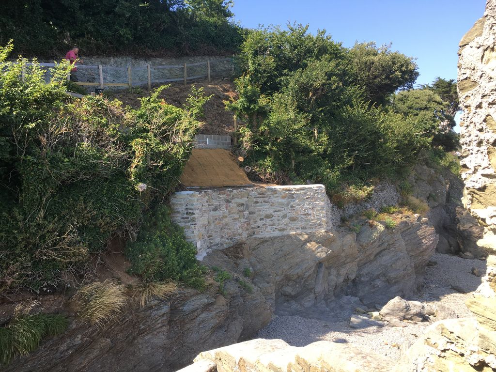 PCAeng's tweet image. This coastal access path in Salcombe has now been re-opened and support for the bank has been maintained. Find out more about our work here: buff.ly/2VcPqYr #structualengineers