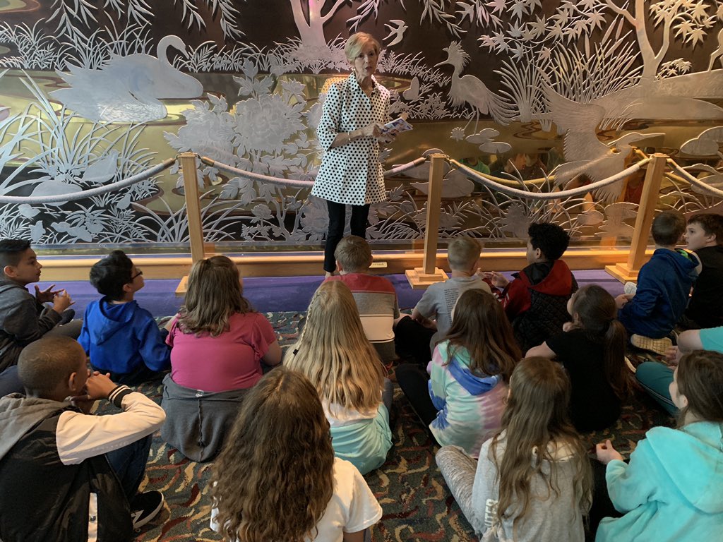 miss_curliss's tweet photo. Ss had a fun field trip day getting to learn about currency at the Money Museum, visiting the Hallmark Visitor’s Center, & getting creative at Kaleidoscope! Great way to spend a day in 4th grade! #isdstrong #isd4th #onpoint https://t.co/56QoVcnffW