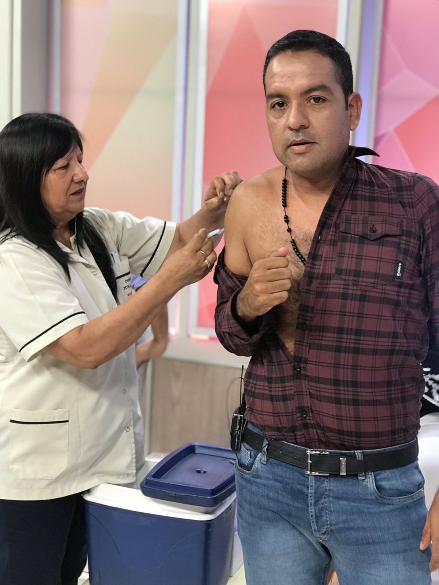 aapoterala's tweet photo. A vacunarse @Danomarok @Vic_A_Villalba @carlisabater #Tachu @tv12misiones #TeDigoMas https://t.co/Cy2L4irMld
