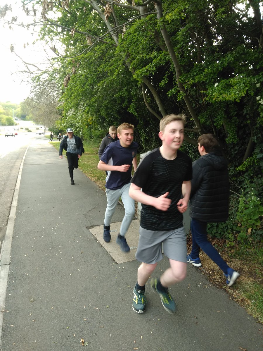 BCTAspire's tweet photo. Great session at B-Active tonight with a group run to go and hide their first #teessiderocks stone and a couple of hill repeats for fun :) Great work and fun https://t.co/dWt2hza7yb