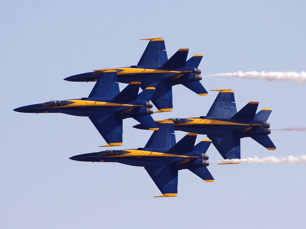 BlackwallAnnpMD's tweet photo. Countdown to US Naval Academy Commissioning Week! Celebrate with us! For private events big or small, contact Darcy at dmunshower@theblackwallhitch.com (Psst: book our rooftop deck for Tuesday's Blue Angel rehearsal flyover! #bestseatintown) https://t.co/X4Jz1Drue0