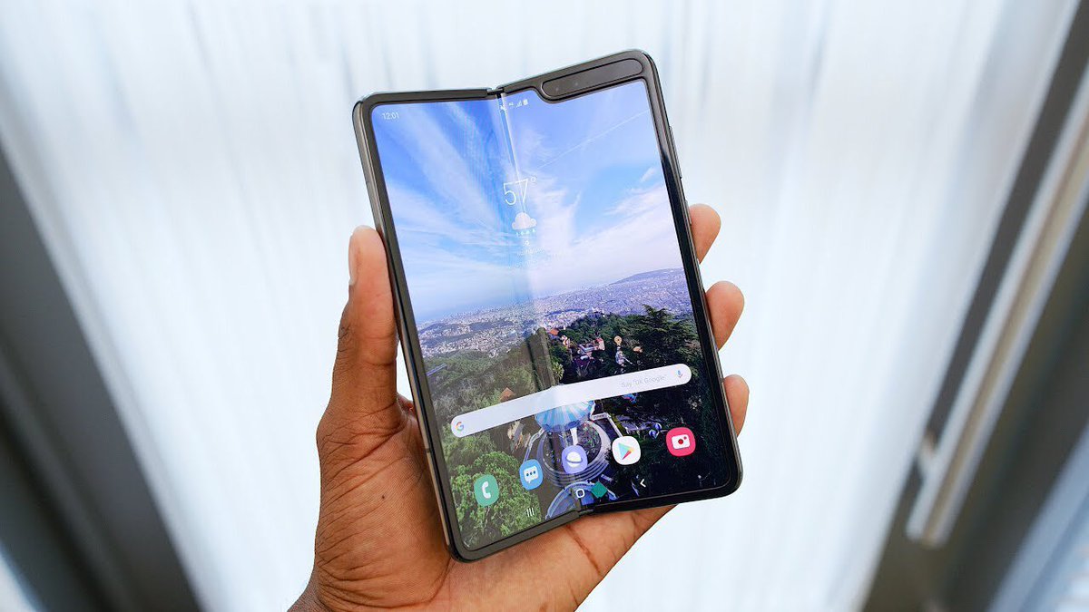 poptime's tweet photo. Samsung irá engavetar a linha Galaxy Fold, o smartphone com tela dobrável que viralizou. https://t.co/veUUTHeWQr