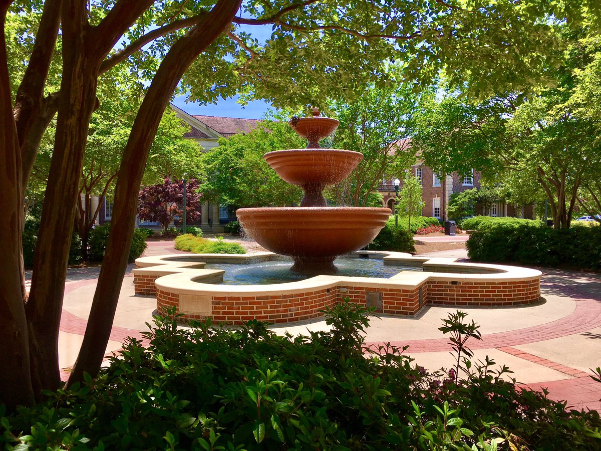 OleMiss's tweet photo. Hey #OleMissGrad19, even though you will soon be graduating, know that these views will always be here waiting for you when you come back home. https://t.co/yZXSQrEao3