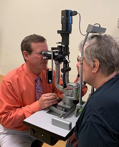 A study indicates patients with diabetic macular edema with good vision need not have treatment initiated at diagnosis. Treatment can be given only if their vision starts to show signs of decline. bit.ly/2PR8Tvj

#DME #Diabetes #Retinopathy #Treatment