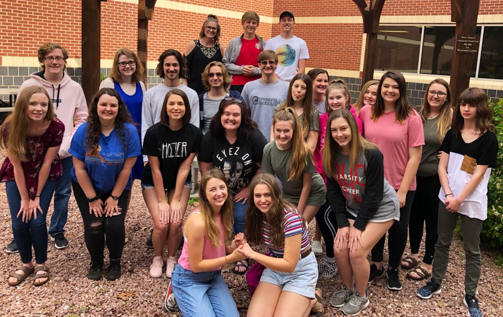 Thesarafloyd's tweet photo. Last day with the full class in #IBPsych ! Love these kiddos! And can’t wait to see what the future holds for them! #OHSroar #ibseniors #ibjuniors https://t.co/6kbbNKMa7n