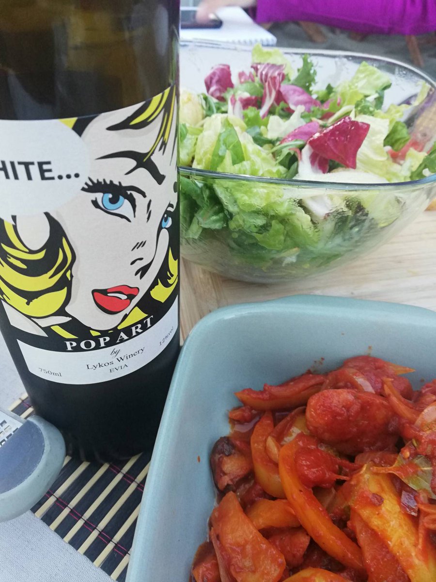 We ❤️ carbs!! Spicy sausage linguini and  #popartwine from <a href="/lykoswinery/">LYKOS WINERY</a> #cyclelife #cycleholidays #cycleselfie #roadcycling  #greekcycling #cyclewithaview #epiccycling #keeppedling #GCH #cyclingvilla #allinclusive #cyclingfuel #privatechef #alfrescodining #greatfood #organic