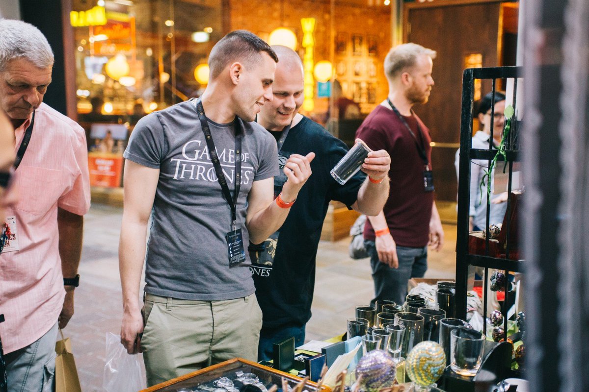 ThronesConUK's tweet photo. ⚔️ TRADERS ⚔️
Had a successful day last year at #ThronesCon, & loved meeting all of you!
If you would like to join the market for #ThronesCon2019 @MCRPrintworks #Manchester 18/08/19 then please follow link below. #ConIsComing #GOT #Trading
https://t.co/DHHryzjEwf https://t.co/xQh4OlsKcu