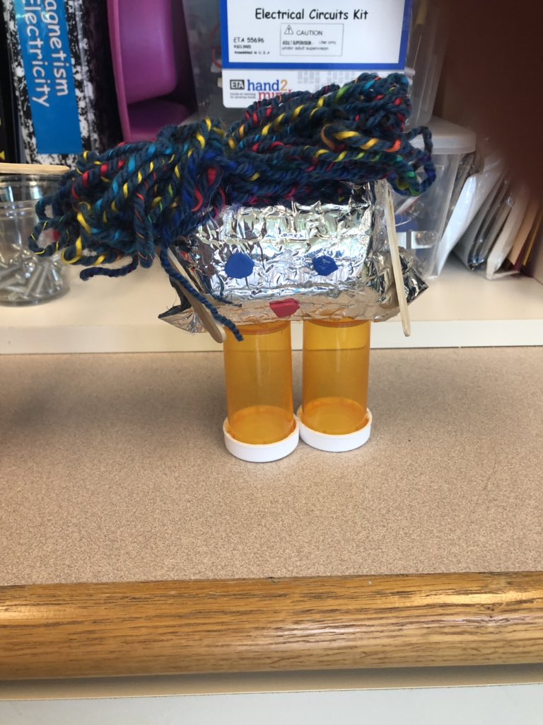 Cute robots made in STEM @ Quarles Elementary w/ 2nd graders. @gqeswps @jvanheukelum <a href="/write2bliterate/">Joanie Hovatter</a> <a href="/fanninmt/">FDES-AP</a> <a href="/AmyJaster/">Amy Jaster</a>