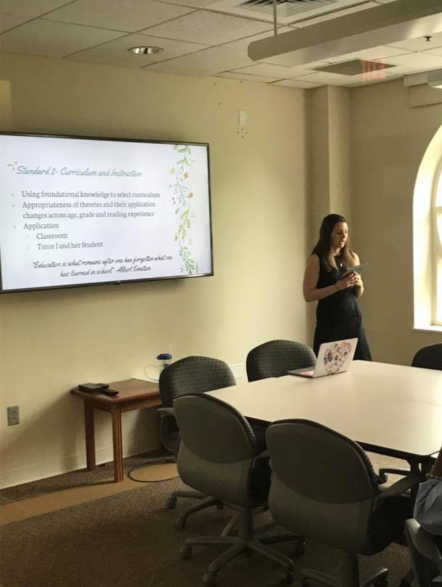 vupeabody's tweet photo. This #NationalTeacherDay, we also want to give a special shout out to our future #educators who will be graduating in just 3 short days! Congrats to our #ReadingEd M.Ed. students on recently completing their capstones & theses! (Learn about the program: https://t.co/3jQqPVb9HY) https://t.co/zUB2pag9Ud