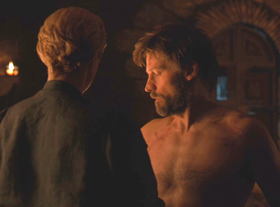  JAIME & BRIENNE Happy moments in episode 8x04A THREAD.PART 14.B: *starts taking off his shirt*J: *makes this beautiful, confused expression, helps her helping him taking off the shirt*PS: LOOK AT HIS EXPRESSION  #GameOfThrones #JaimeLannister #BrienneOfTarth